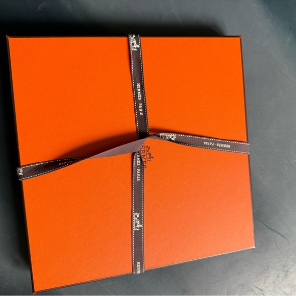 Hermes scarf pink brand new - Picture 3 of 5